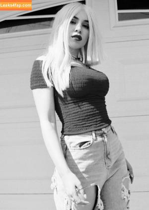 Ava Max photo #1051