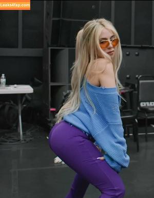 Ava Max photo #1301