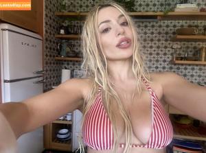 Ava Max photo #1440
