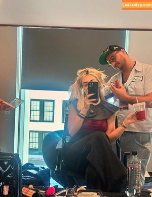 Ava Max photo #1444