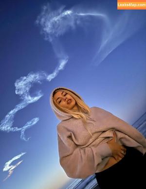 Ava Max photo #1448