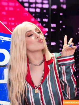 Ava Max photo #1464