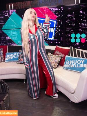 Ava Max photo #1470