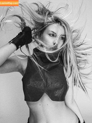Ava Max photo #1475