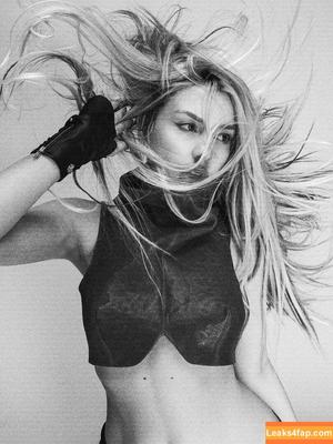 Ava Max photo #1482