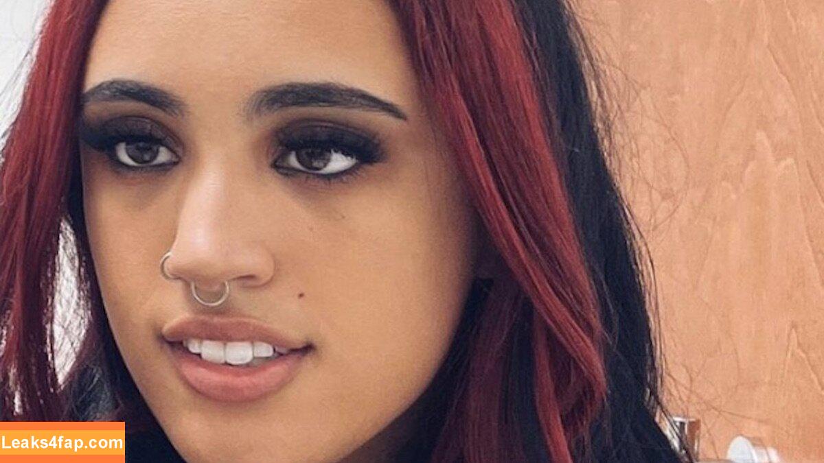 Ava Raine / DaughterDwayne 