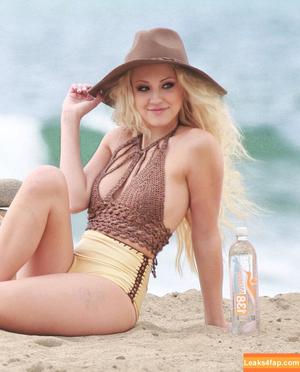 Ava Sambora photo #0021