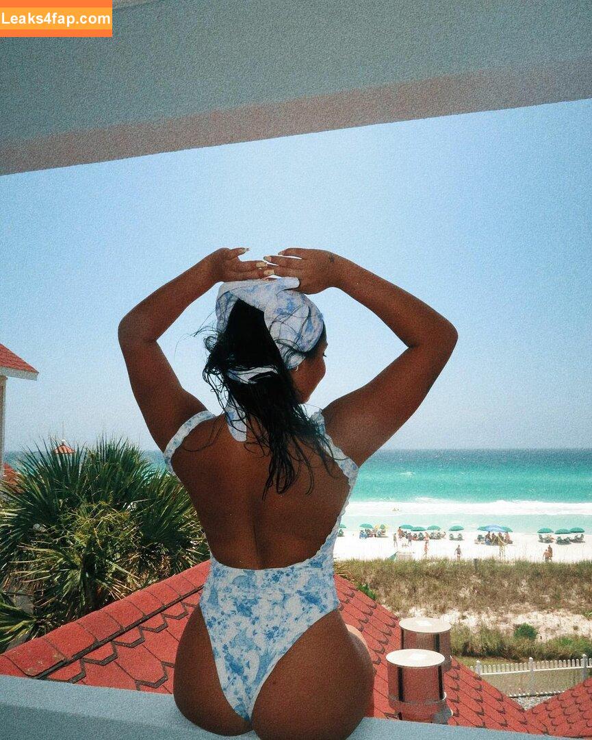 Avani Gregg / avani leaked photo photo #0012