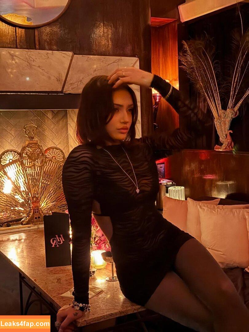 Avani Gregg / avani слитое фото фото #0562