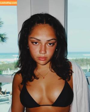 Avani Gregg photo #0020