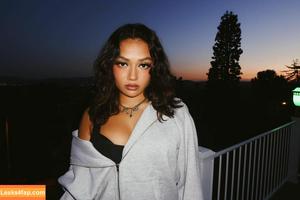 Avani Gregg photo #0098