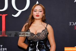 Avani Gregg photo #0198