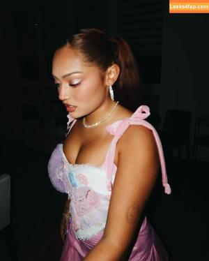 Avani Gregg photo #0229