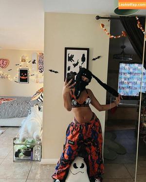 Avani Gregg photo #0243