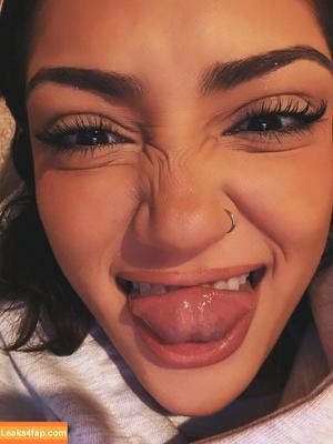 Avani Gregg фото #0560