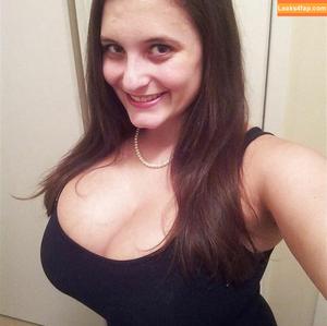 Avery Harwood photo #0182