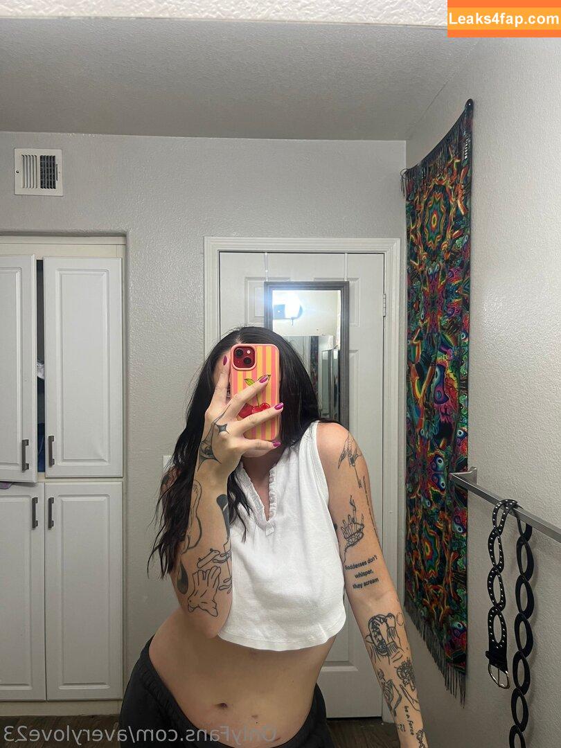 averylove23 / averylaine23 leaked photo photo #0015