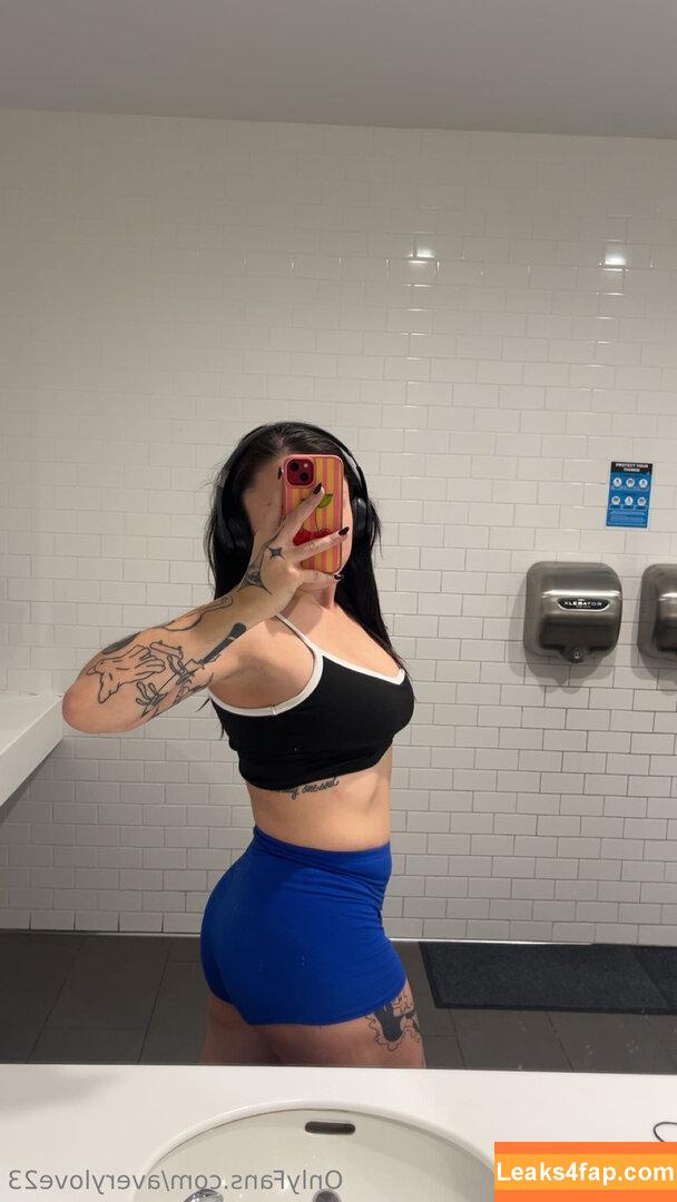 averylove23 / averylaine23 leaked photo photo #0019