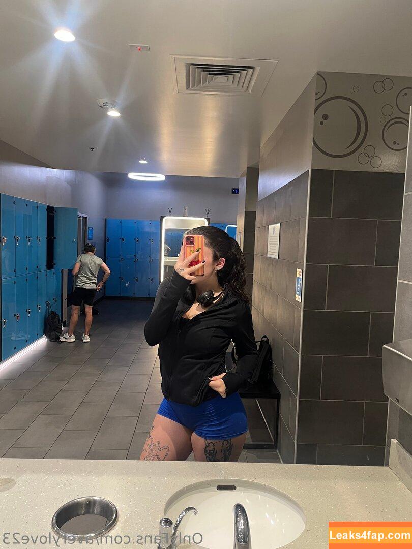 averylove23 / averylaine23 leaked photo photo #0020