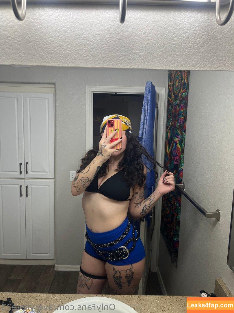 averylove23 / averylaine23 leaked photo photo #0021