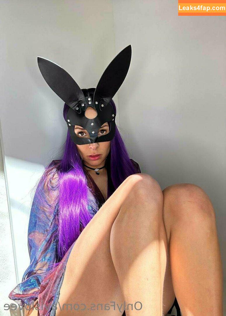 avislovee / _avislove_ leaked photo photo #0028