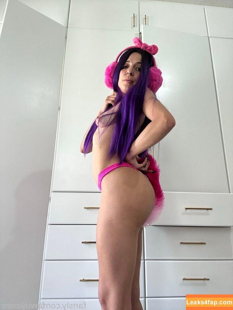avislovee / _avislove_ leaked photo photo #0298