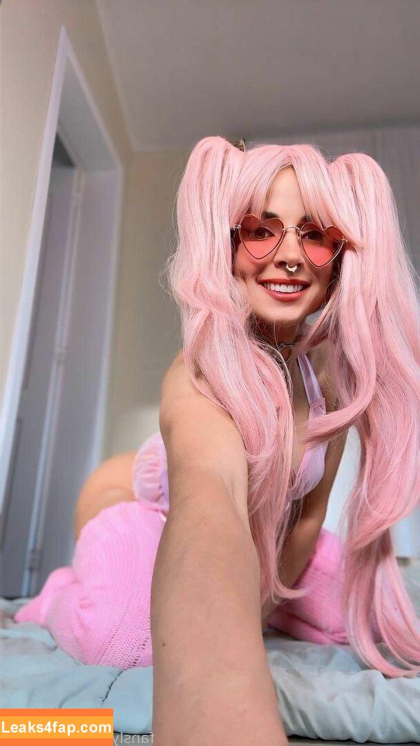 avislovee / _avislove_ leaked photo photo #0349