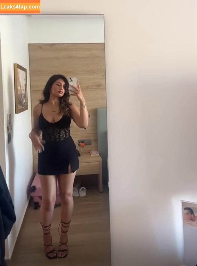 Avneet Kaur / aviasandhu11 / aviavisandhu / avixoxo / avneetkaur_13 leaked photo photo #0132