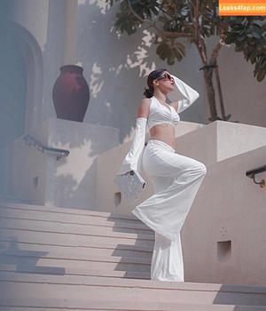 Avneet Kaur photo #0054