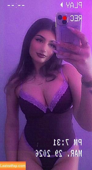 Avneet Kaur photo #0129