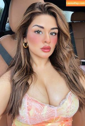 Avneet Kaur фото #0153