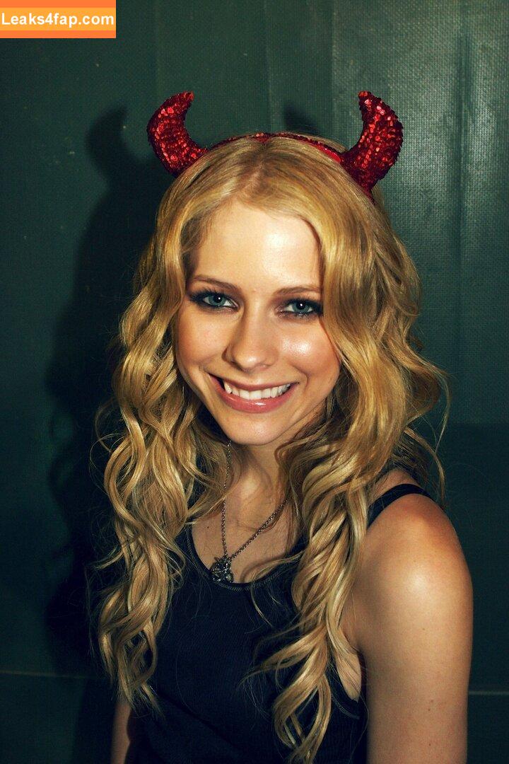Avril Lavigne / AvrilLavigne leaked photo photo #0042