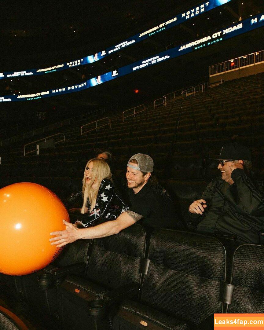 Avril Lavigne / AvrilLavigne leaked photo photo #0171
