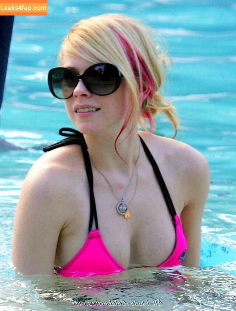 Avril Lavigne / AvrilLavigne leaked photo photo #0336