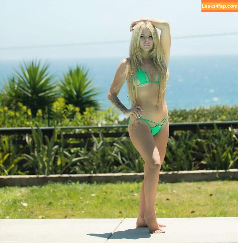 Avril Lavigne / AvrilLavigne leaked photo photo #0340