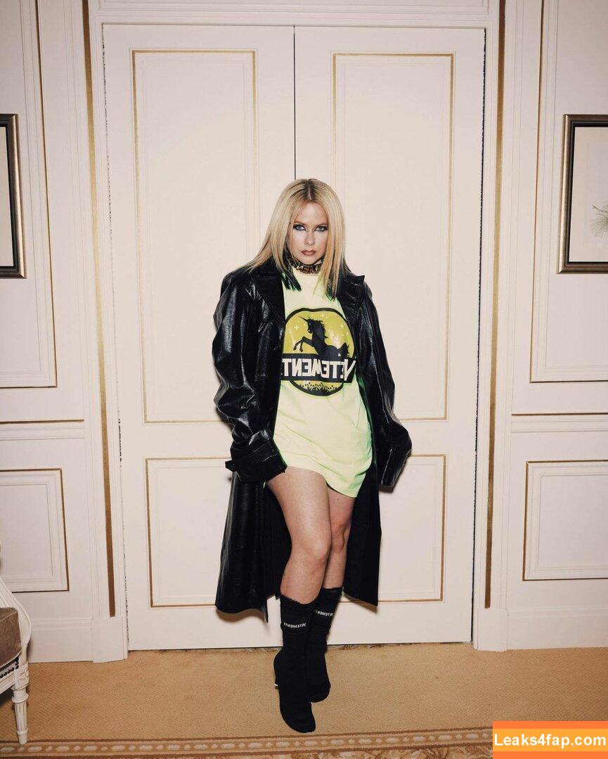 Avril Lavigne / AvrilLavigne leaked photo photo #0397