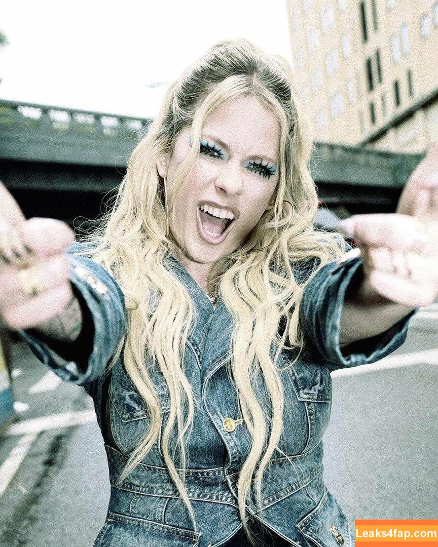 Avril Lavigne / AvrilLavigne leaked photo photo #0559