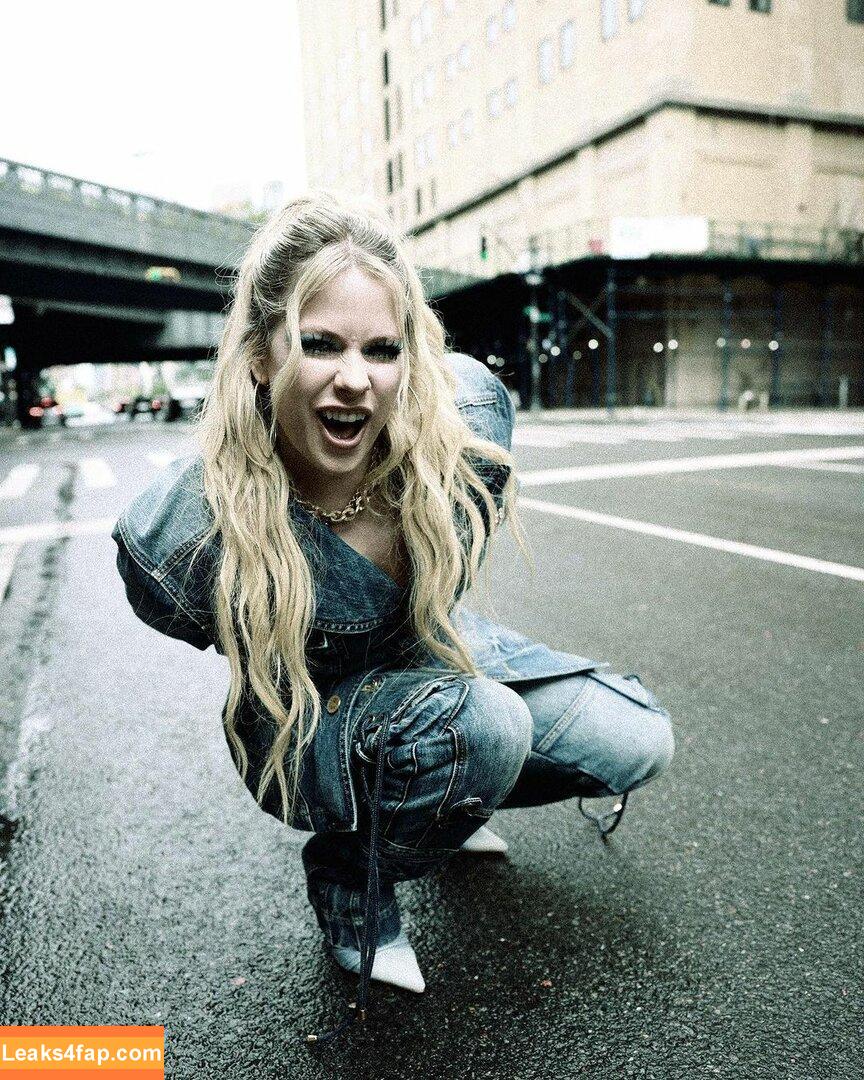 Avril Lavigne / AvrilLavigne leaked photo photo #0562