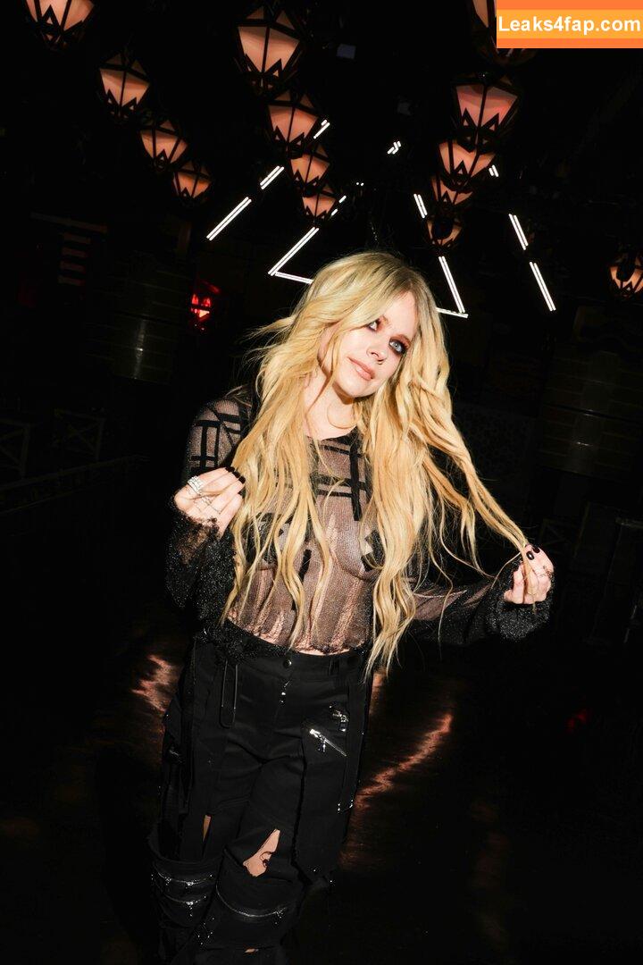 Avril Lavigne / AvrilLavigne слитое фото фото #0583