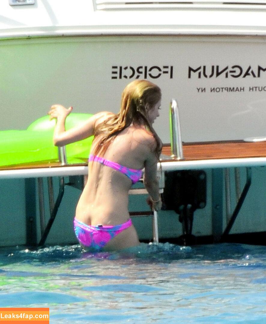 Avril Lavigne / AvrilLavigne слитое фото фото #0597