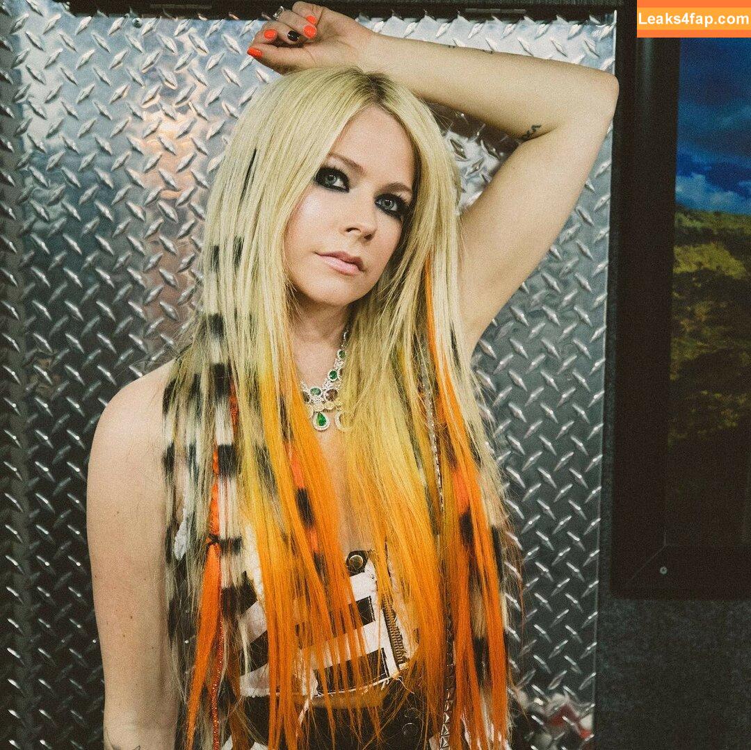 Avril Lavigne / AvrilLavigne слитое фото фото #0611