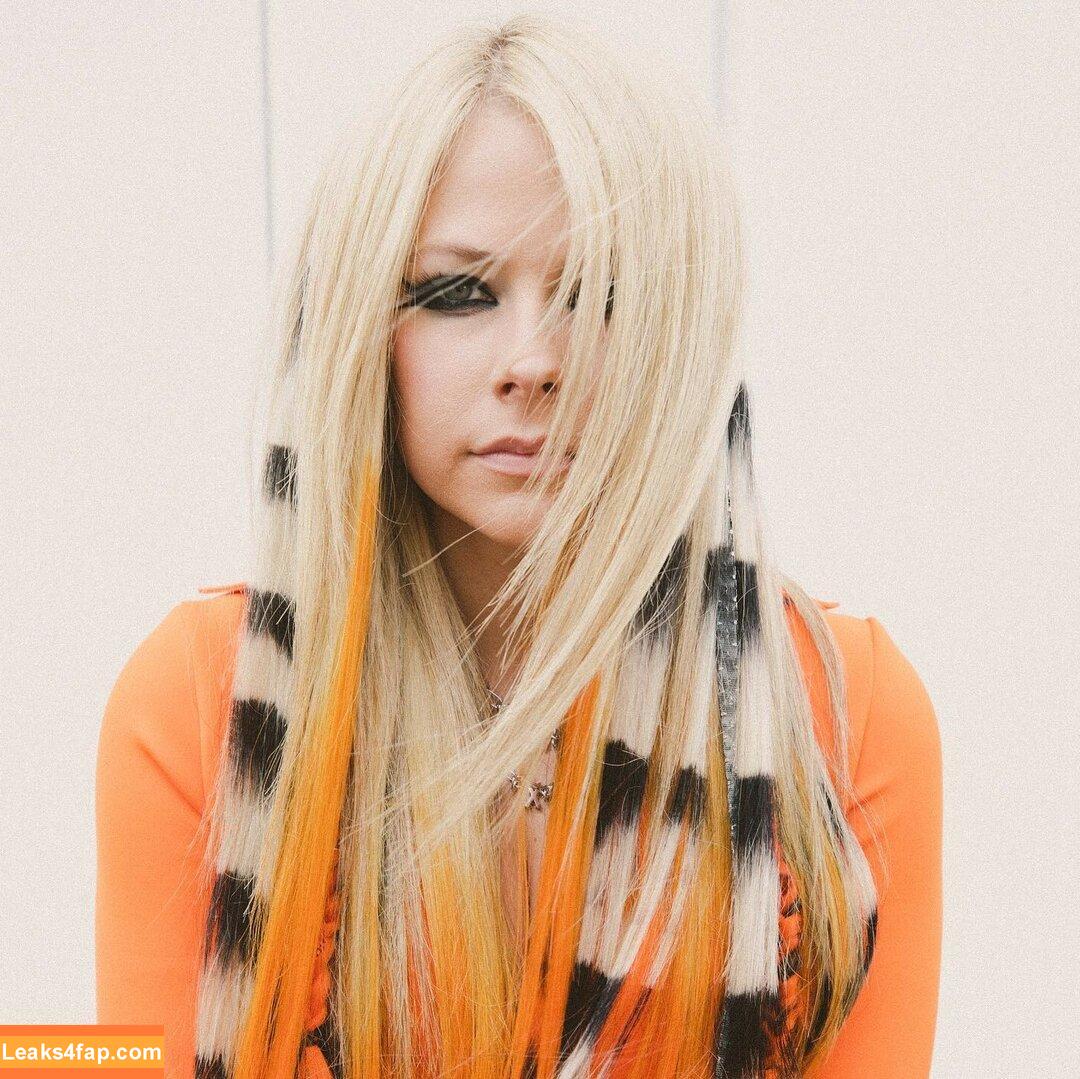 Avril Lavigne / AvrilLavigne слитое фото фото #0612