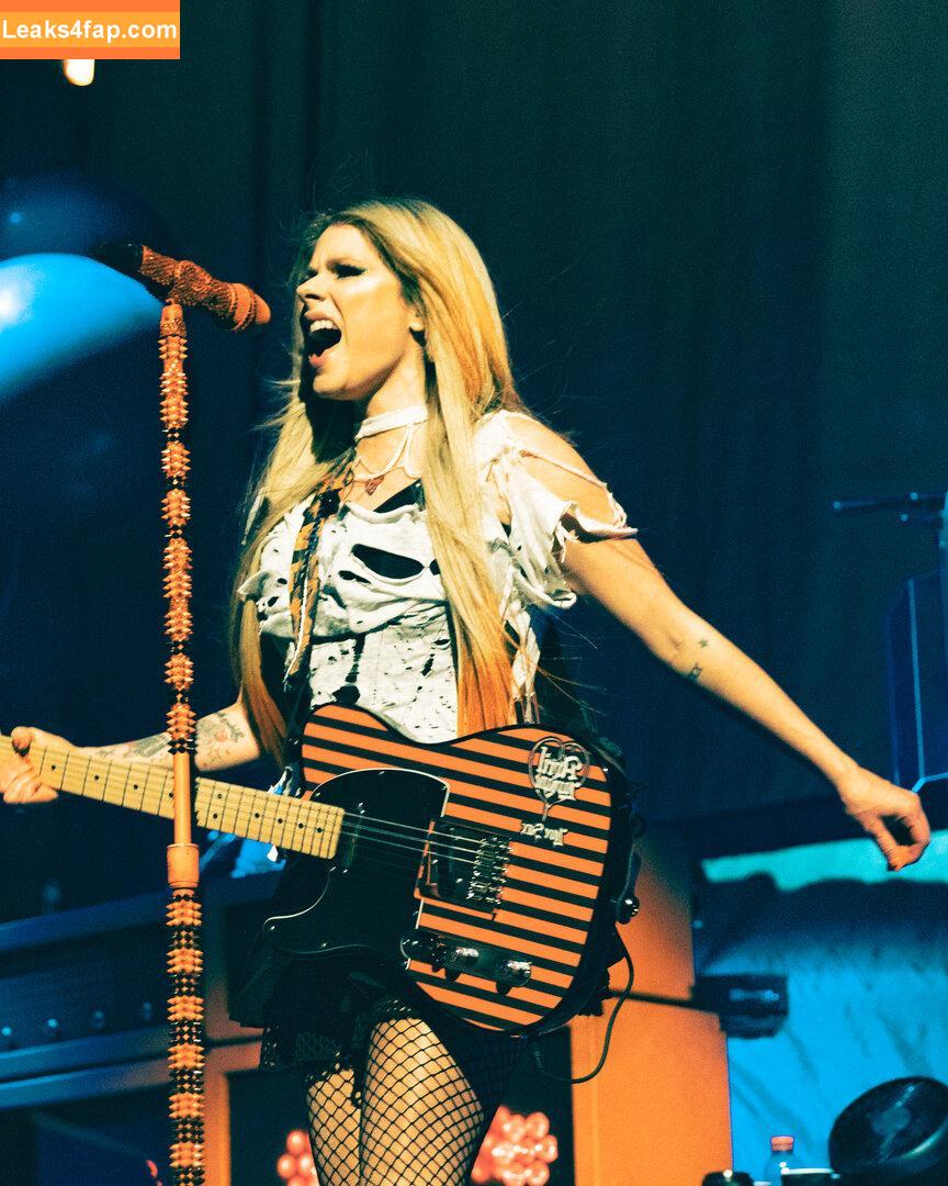 Avril Lavigne / AvrilLavigne слитое фото фото #0652