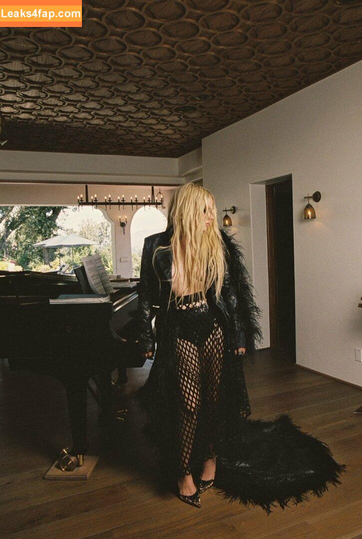 Avril Lavigne / AvrilLavigne слитое фото фото #0655
