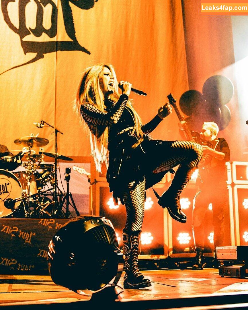 Avril Lavigne / AvrilLavigne слитое фото фото #0658