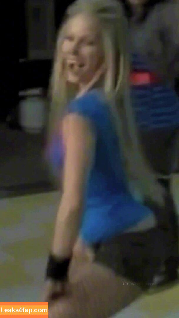 Avril Lavigne / AvrilLavigne слитое фото фото #0667