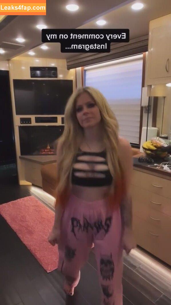 Avril Lavigne / AvrilLavigne слитое фото фото #0668
