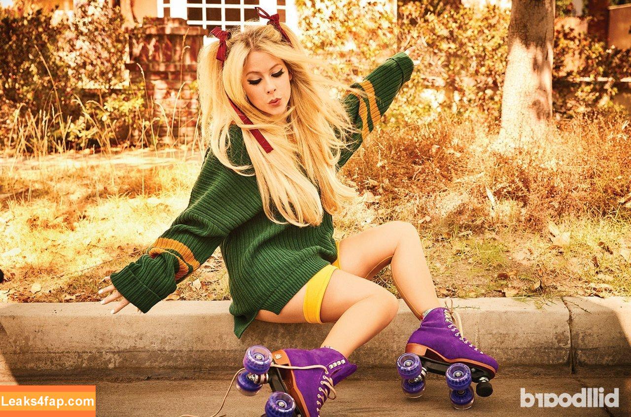 Avril Lavigne / AvrilLavigne слитое фото фото #0673