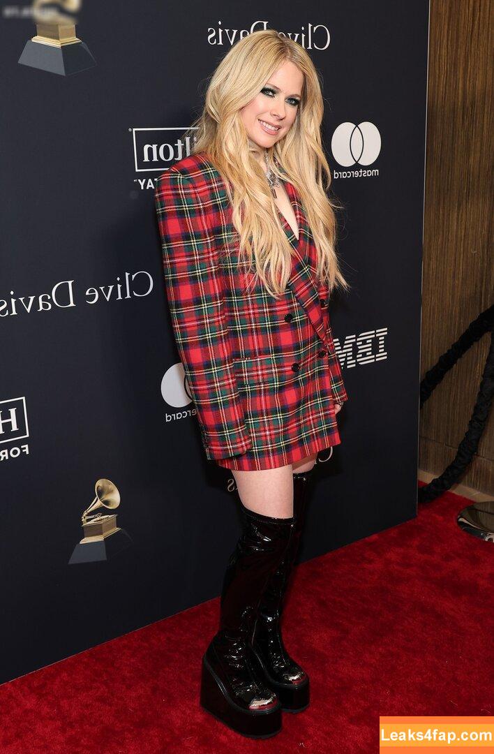 Avril Lavigne / 70927915  /  AvrilLavigne leaked photo photo #0900