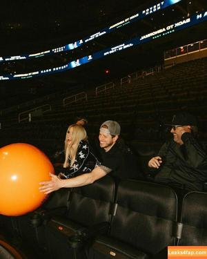 Avril Lavigne photo #0171